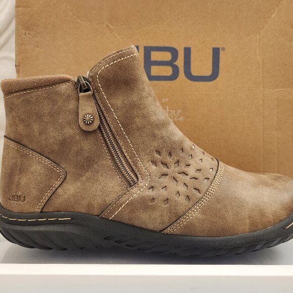 JBU Shoes - JBU WaterProof "Polaris" Booties in Tobacco. NIB. Size 9
